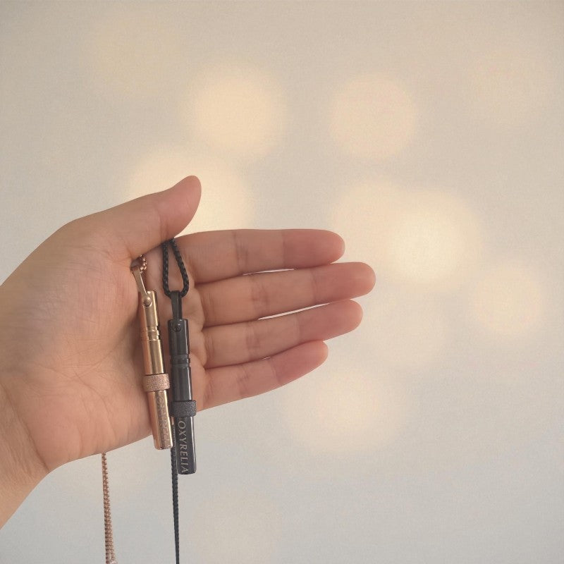 Collier de respiration OXYRELIA – Le geste simple qui apaise le stress et l’anxiété